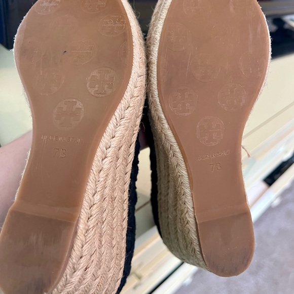 Tory Burch wedges - size 7 🖤 - Picture 3 of 3